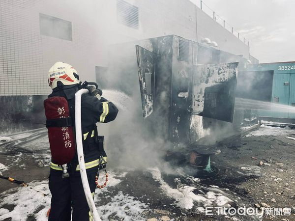 ▲▼             海龍風力發電廠驚傳發電機起火。（圖／記者唐詠絮翻攝，下同）