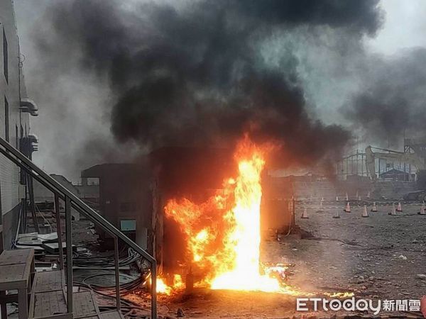 ▲▼             海龍風力發電廠驚傳發電機起火。（圖／記者唐詠絮翻攝，下同）