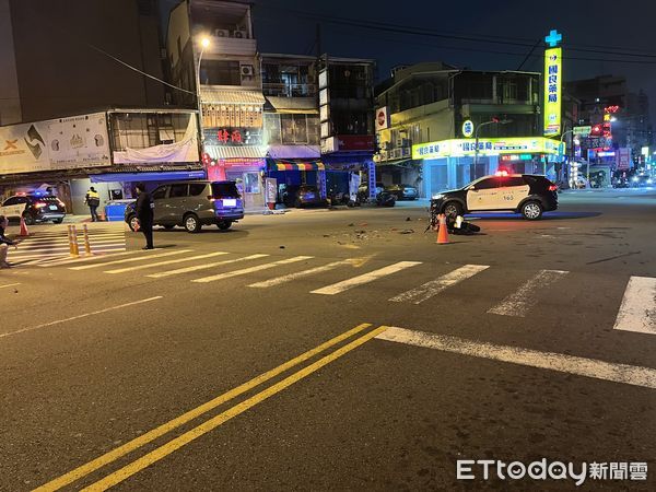 ▲▼             台中26歲謝男騎黃牌檔車，直行通過路口時撞上左轉車輛。（圖／記者許權毅翻攝，下同）