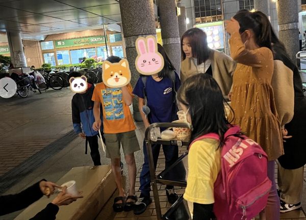 ▲▼民進黨立委張雅琳參加街頭尾牙第6年。（圖／記者皮心瑀翻攝）