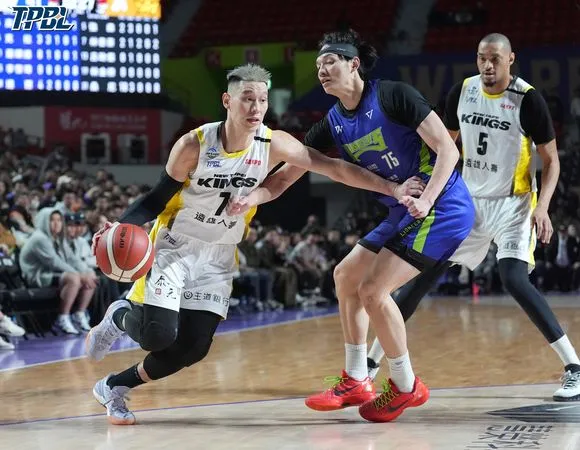 ▲攻城獅努利、蕭順議、高國豪，國王林書豪、桑尼。（圖／TPBL提供） 