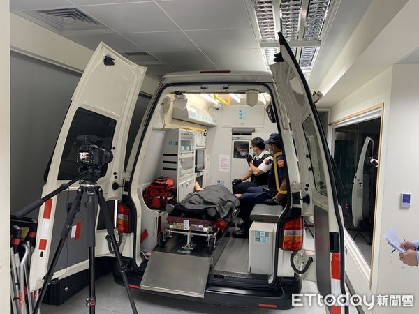 ▲▼ 緊急救護學院配置救護車模擬。（圖／記者黃彥傑翻攝）