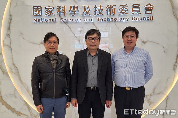 ▲▼TESDA結合學研界的研發能量與產業界的實務經驗，致力追求研發與創新技術突破。圖中左起為TESDA董事長黃克勤、國立清華大學電機工程學系教授暨國科會轄下國研院科政中心主任黃錫瑜及TESDA執行長陳紀綱。（圖／工研院提供）