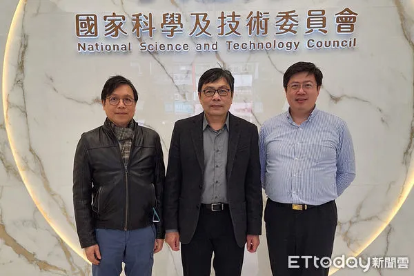 ▲▼TESDA結合學研界的研發能量與產業界的實務經驗，致力追求研發與創新技術突破。圖中左起為TESDA董事長黃克勤、國立清華大學電機工程學系教授暨國科會轄下國研院科政中心主任黃錫瑜及TESDA執行長陳紀綱。（圖／工研院提供）