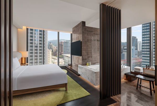 ▲台北W飯店今（20日）公布405間客房「微整形」新樣貌。（圖／台北W飯店提供）