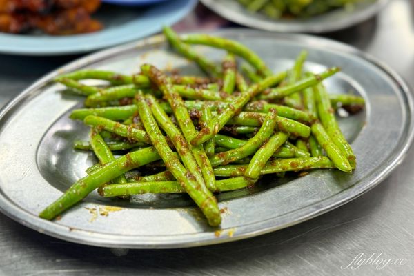▲▼馬來西亞吉隆坡黃亞華小食店，亞羅街夜市必吃燒雞翅。（圖／部落客飛天璇提供）
