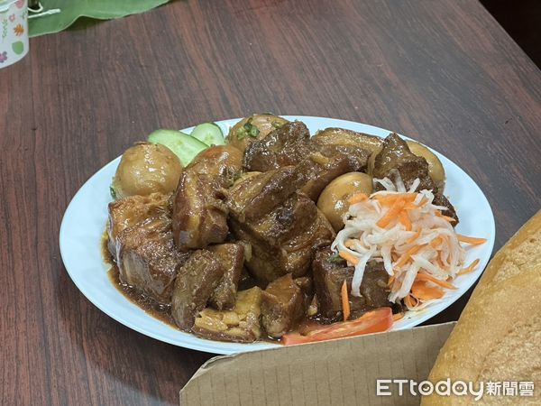 ▲▼民眾黨立委麥玉珍介紹越南春節美食。（圖／記者袁茵攝）