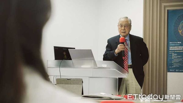 ▲▼90歲氣象主播李富城重返校園。（圖／世新大學提供）