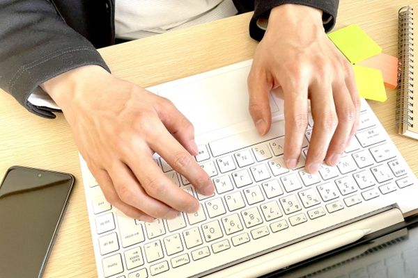 一名公務人員網友曬出超香公職年終，讓大票網友直喊：「所以公務員也還不錯阿！」（翻攝自photoAC）