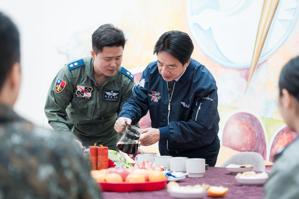 ▲▼賴清德前往台東地區勗勉「陸軍臺東地區指揮部」、「海軍富岡雷達站」及「空軍第七聯隊」。（圖／總統府提供）