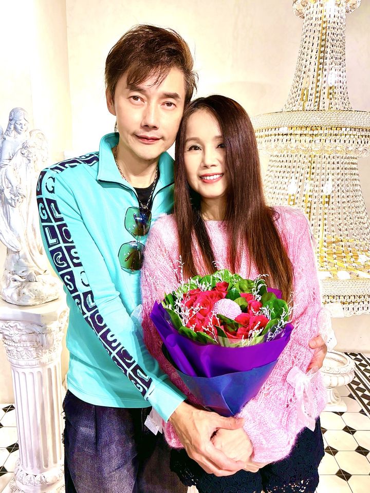 ▲▼包偉銘幫愛妻劉依純歡慶生日。（圖／翰森娛樂提供）