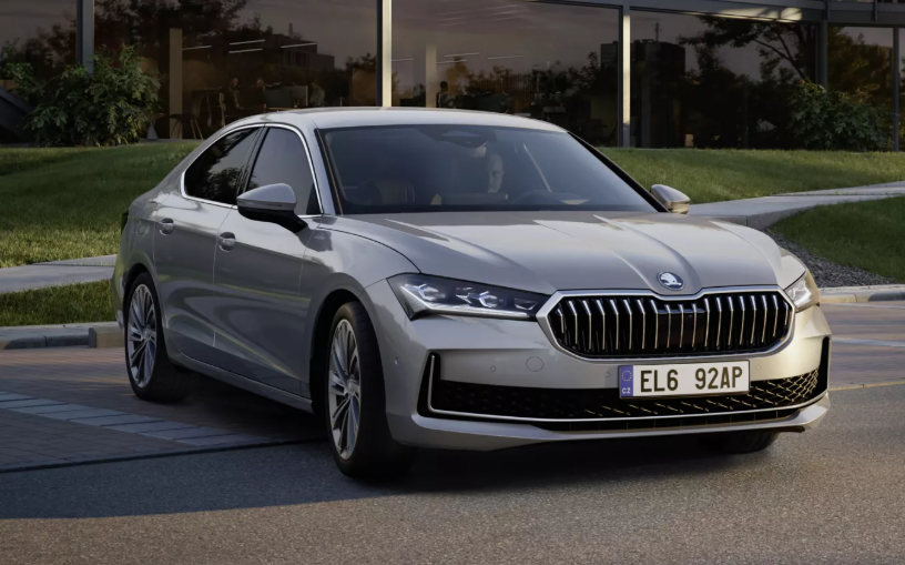 ▲海外新一代Skoda Superb增加PHEV新油電選項。（圖／翻攝自Skoda）