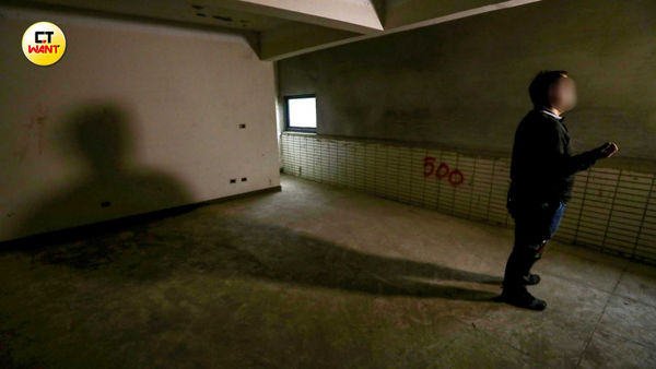 安裝師傅對制度說改就改而怨聲連連，預計投訴勞工局以保護自身權益。（圖／方萬民攝）