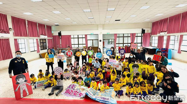 ▲台東縣警局婦幼隊至市立幼兒園宣導。（圖／記者楊漢聲翻攝）