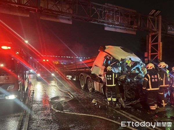 ▲▼ 桃園大園交流道東向入口死亡車禍            。（圖／記者沈繼昌翻攝）