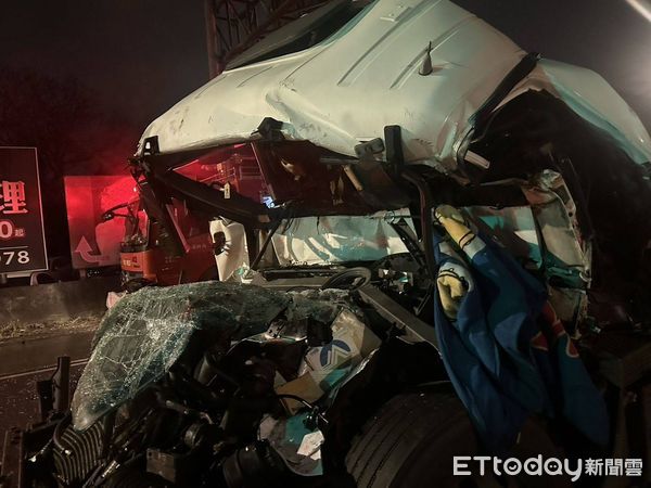 ▲▼ 桃園大園交流道東向入口死亡車禍            。（圖／記者沈繼昌翻攝）