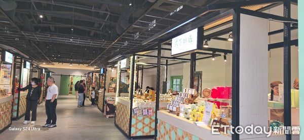 ▲▼ 中埔穀倉農創園區共和市集  。（圖／記者翁伊森攝）