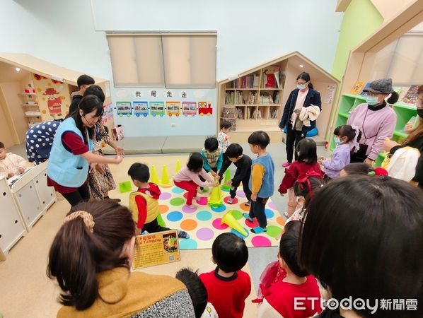 ▲移民署南區事務大隊雲林縣服務站攜手雲林縣政府及新住民家庭服務中心，舉辦「蛇麼都有！異國新年闖關趣」新春嘉年華。（圖／記者王悉宇翻攝）