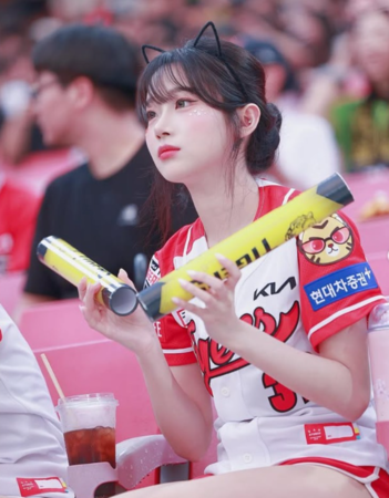 ▲李珠珢來台據說拿到了5倍薪水，前輩朴騏良過去曾曝收入。（圖／翻攝自李珠珢Instagram）