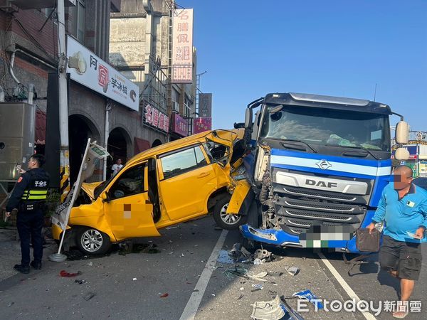 ▲▼宜蘭頭城4車連環撞             。（圖／記者游芳男翻攝）