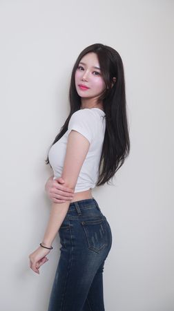 ▲▼李素泳簽給YTR Judy。（圖／OM娛樂公司提供）