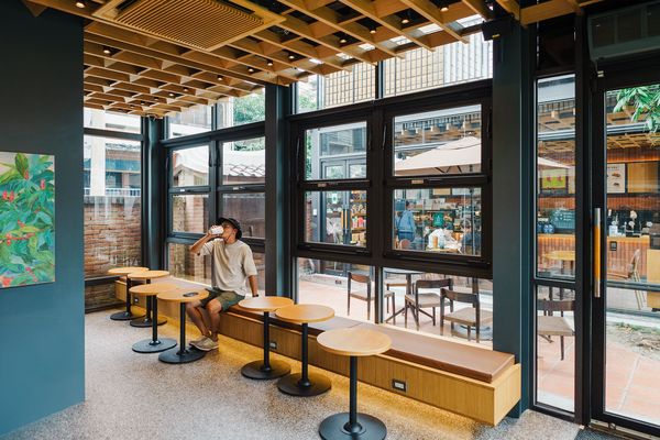 ▲▼嘉義新港古蹟星巴克。（圖／嘉義縣文化觀光局提供）