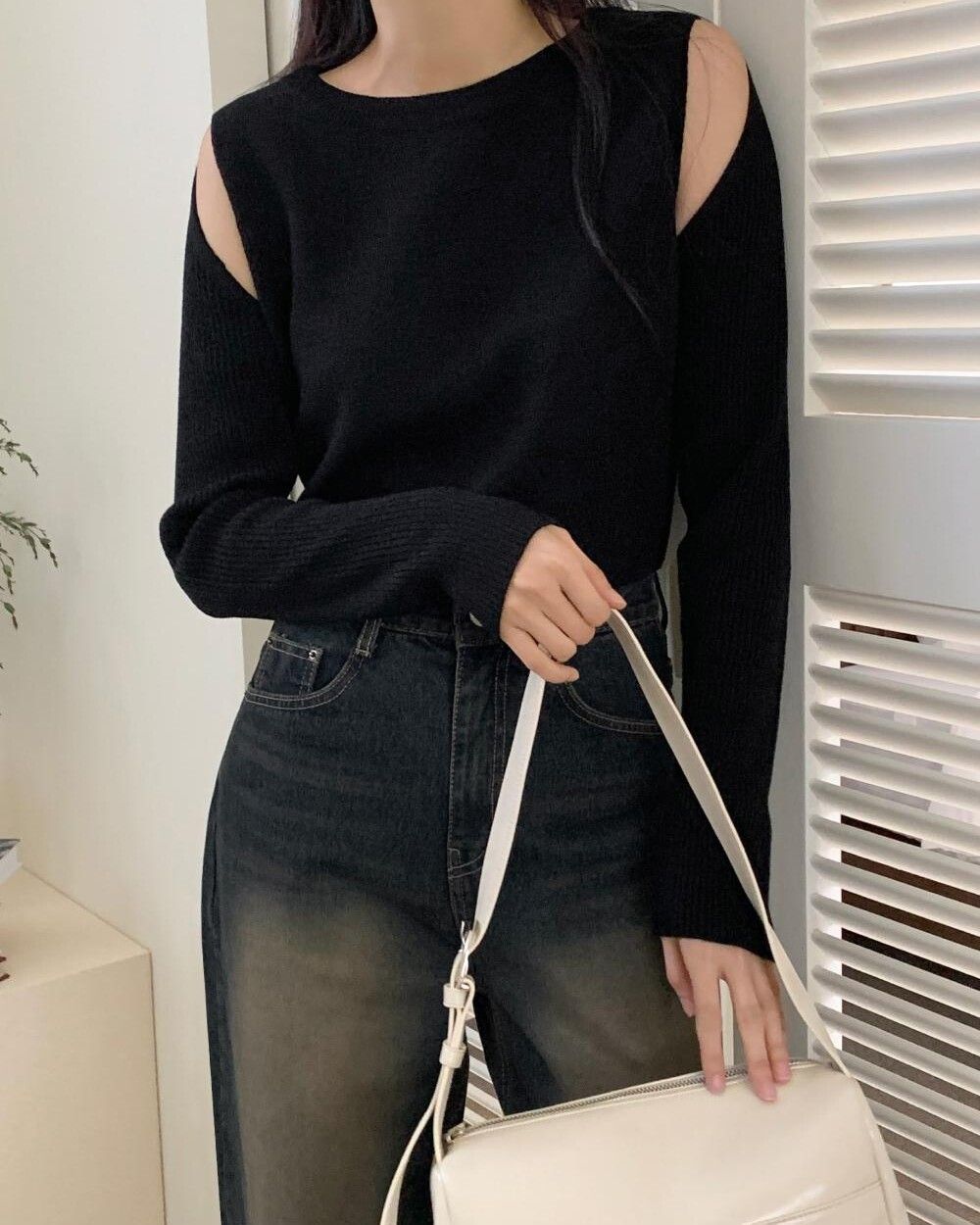 ▲針織背心穿搭     。（圖／翻攝自官網）