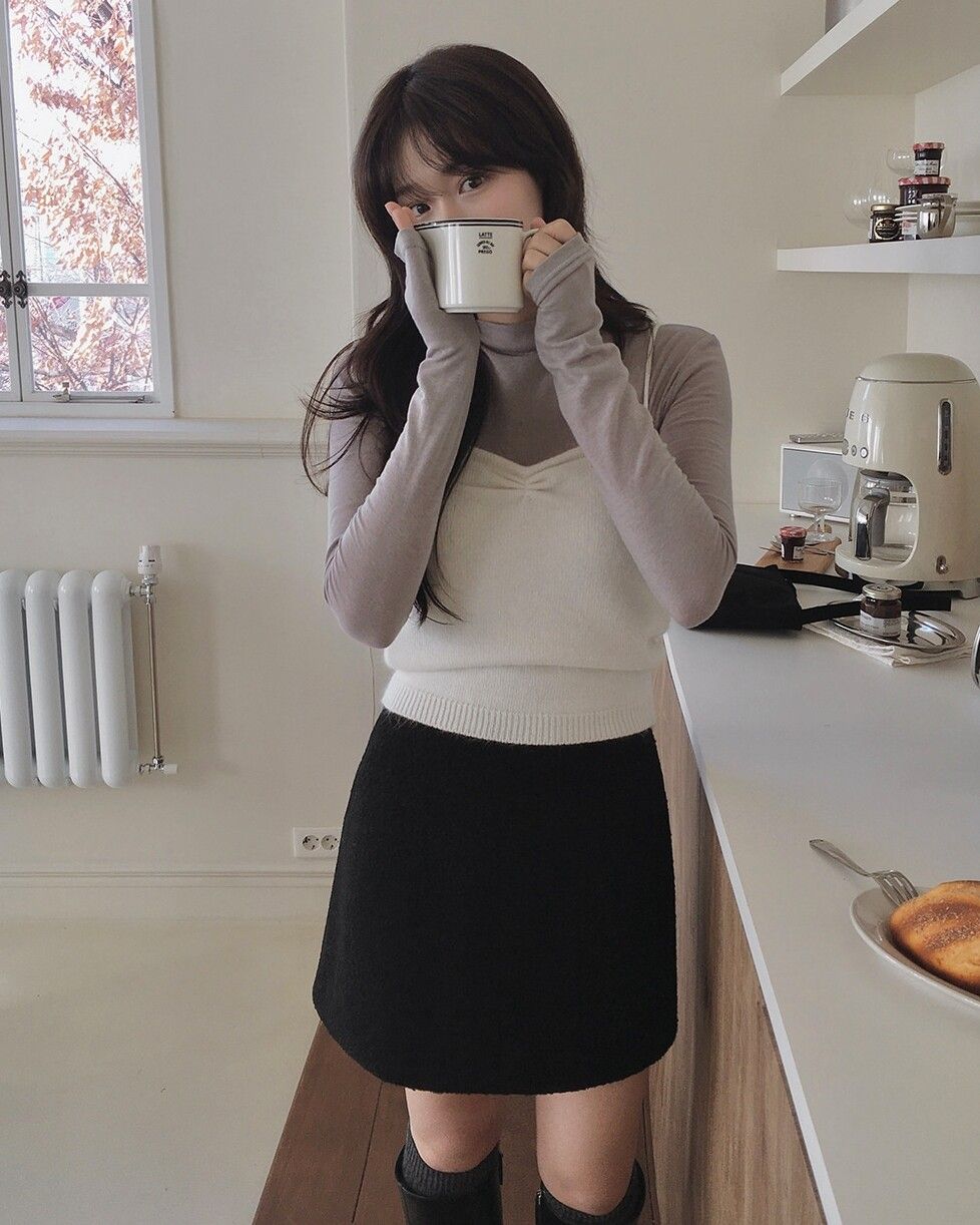 ▲針織背心穿搭     。（圖／翻攝自官網）