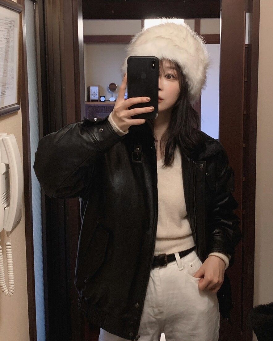 ▲針織背心穿搭 。（圖／翻攝自官網）