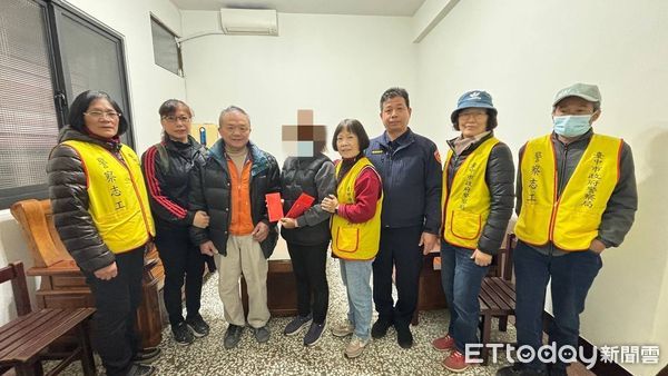 ▲單親媽獨養2身障兒...住家年前遭一把火燒光　送暖讓她勇敢走下去。（圖／記者許權毅翻攝）