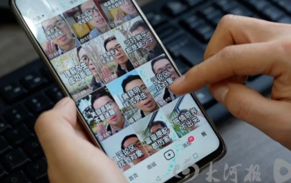 ▲大寶從經營社群開始婚介的工作。（圖／翻攝自微博）