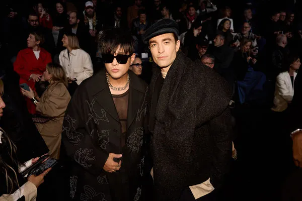 ▲▼周杰倫＝合體羅伯派汀森。（圖／杰威爾提供）