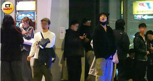 潮男裝可愛1／「信義媽祖」柯震東出巡　身旁女伴甩矜持狂做「這事」