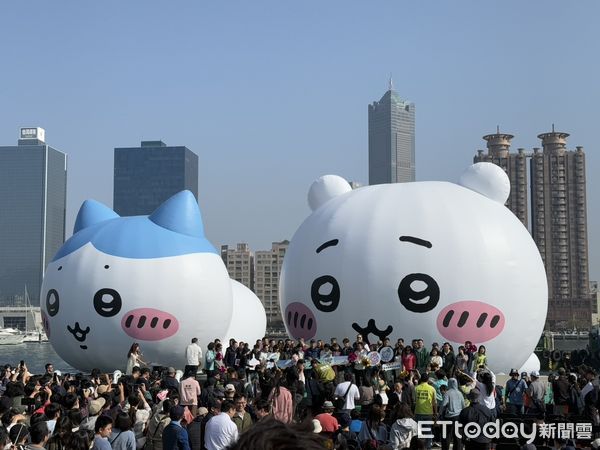 ▲吉伊卡哇風潮帶動高雄市民間消費，統一發票千萬特別獎開立張數也有望再次超車台中。（圖／記者許宥孺攝）
