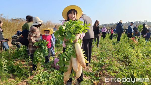 ▲▼第三屆「追源頭‧拔菜頭親子公益家庭日」25日盛大舉。（圖／記者林名揚翻攝）