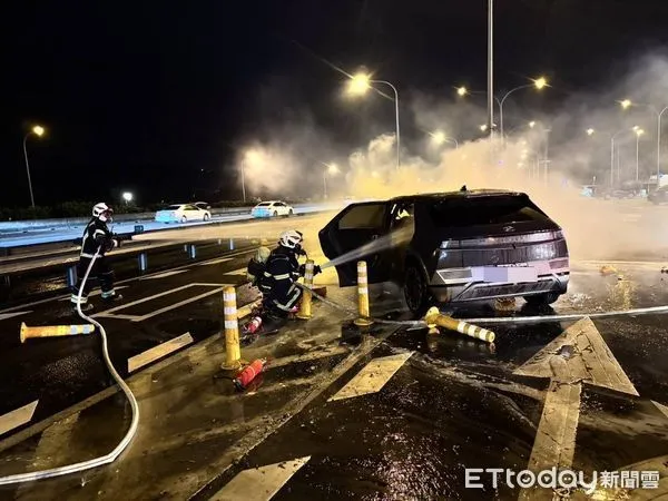 ▲▼楊梅休息站重大車禍。（圖／記者沈繼昌翻攝）