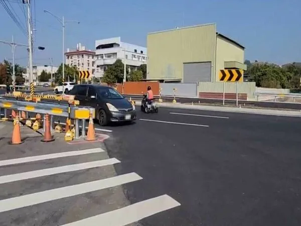 ▲東彰道路恐成機車族逆向便道。（圖／民眾提供）