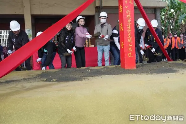 ▲雲林虎尾鎮中溪社區活動中心拆除重建舉行動土典禮，新建活動中心設計融合無障礙及活化新中溪概念。（圖／記者王悉宇翻攝）