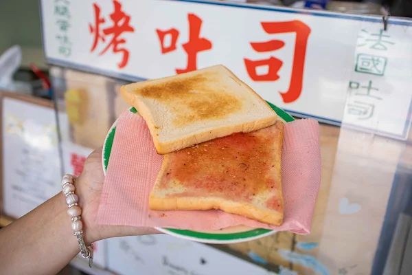 ▲▼一天賣14小時左營舊城老牌牛乳大王。（圖／部落客美熊提供）