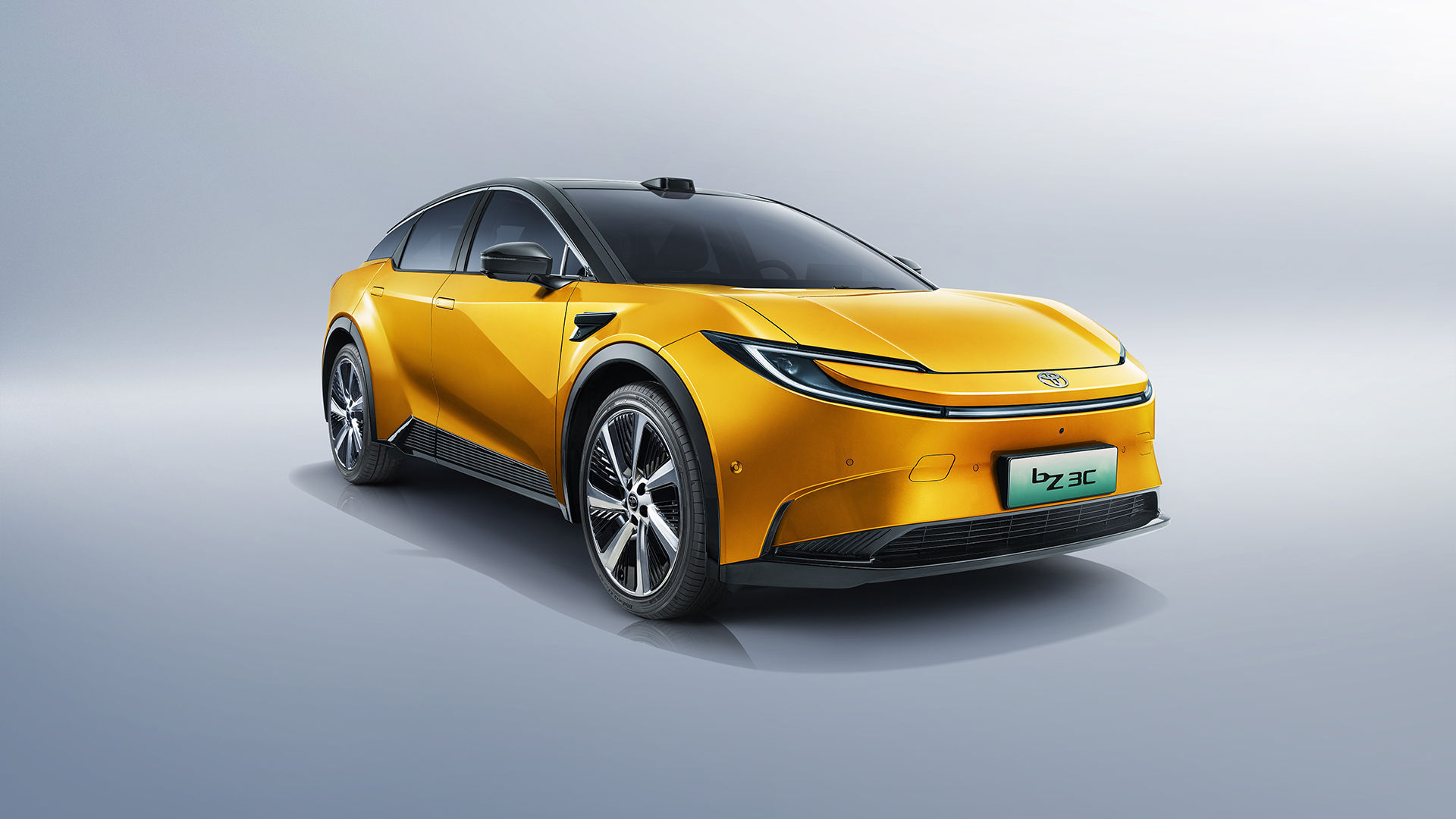 ▲TOYOTA全新bZ3C、bZ3X上市在即，預計3月開賣。（圖／翻攝自TOYOTA）