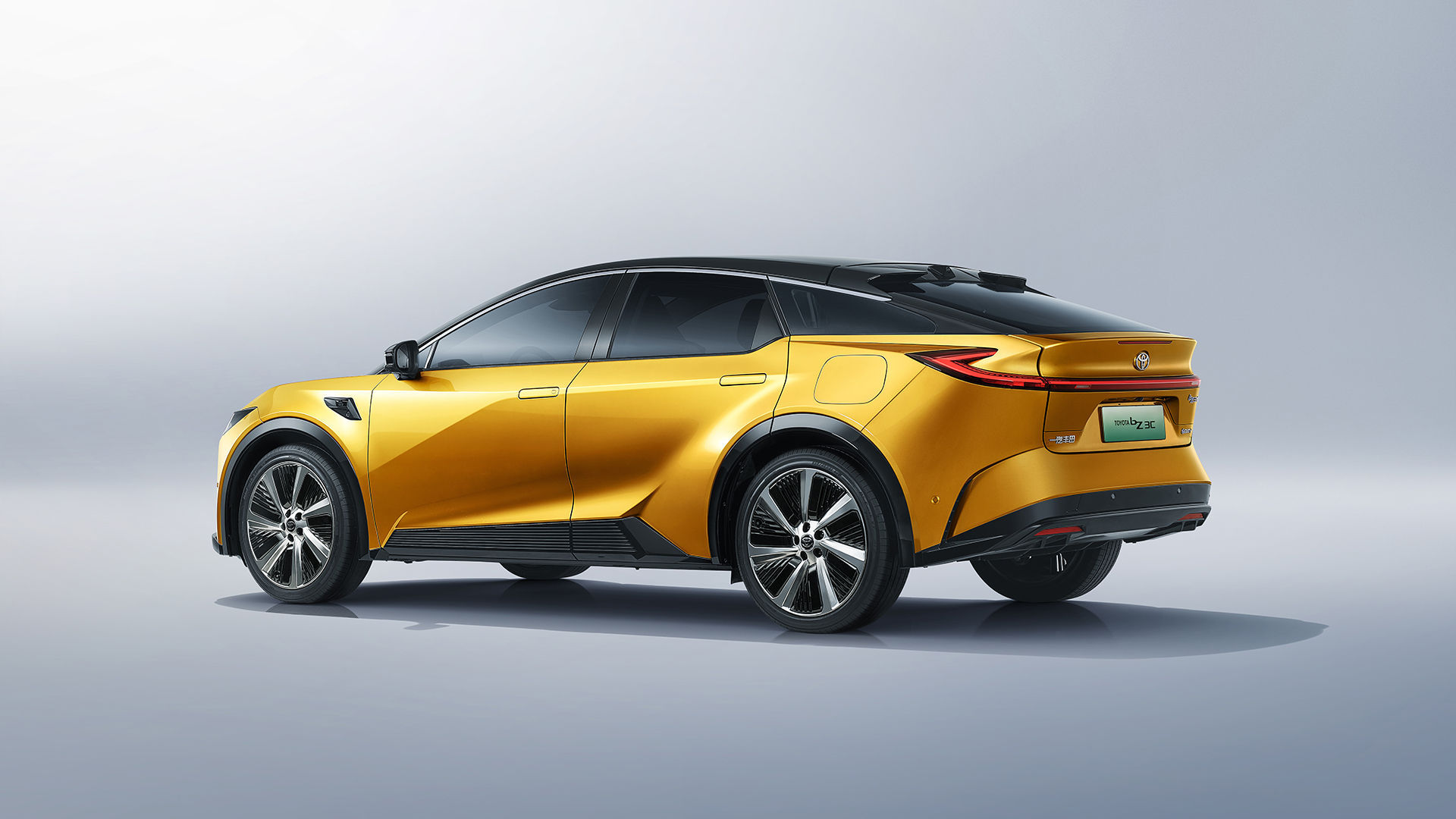 ▲TOYOTA全新bZ3C、bZ3X上市在即，預計3月開賣。（圖／翻攝自TOYOTA）