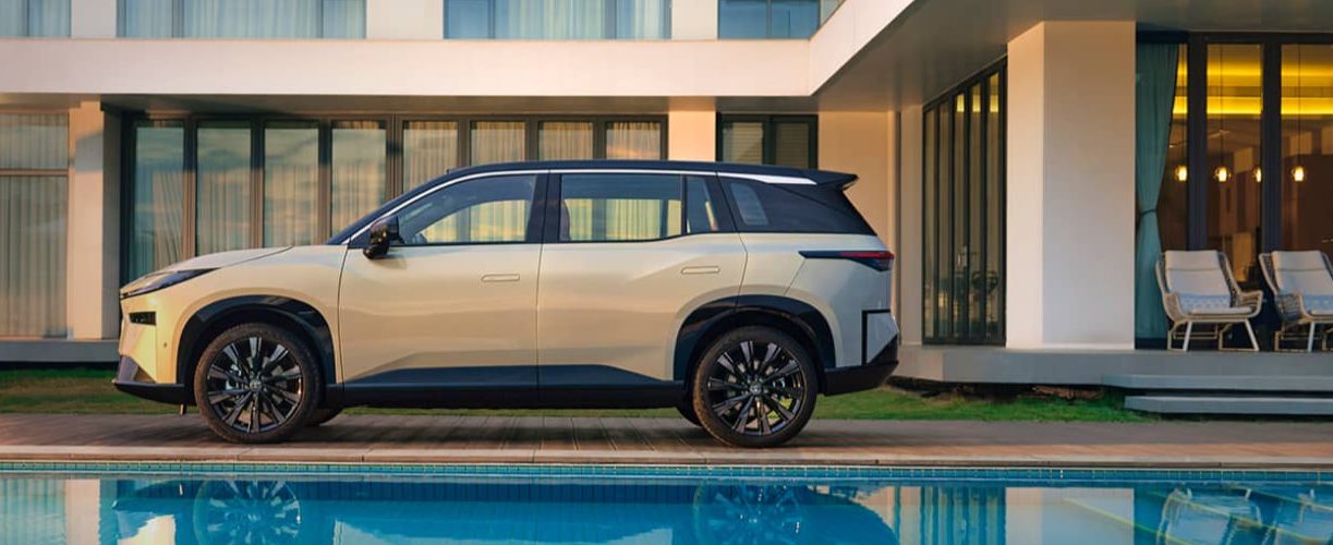 ▲TOYOTA全新bZ3C、bZ3X上市在即，預計3月開賣。（圖／翻攝自TOYOTA）