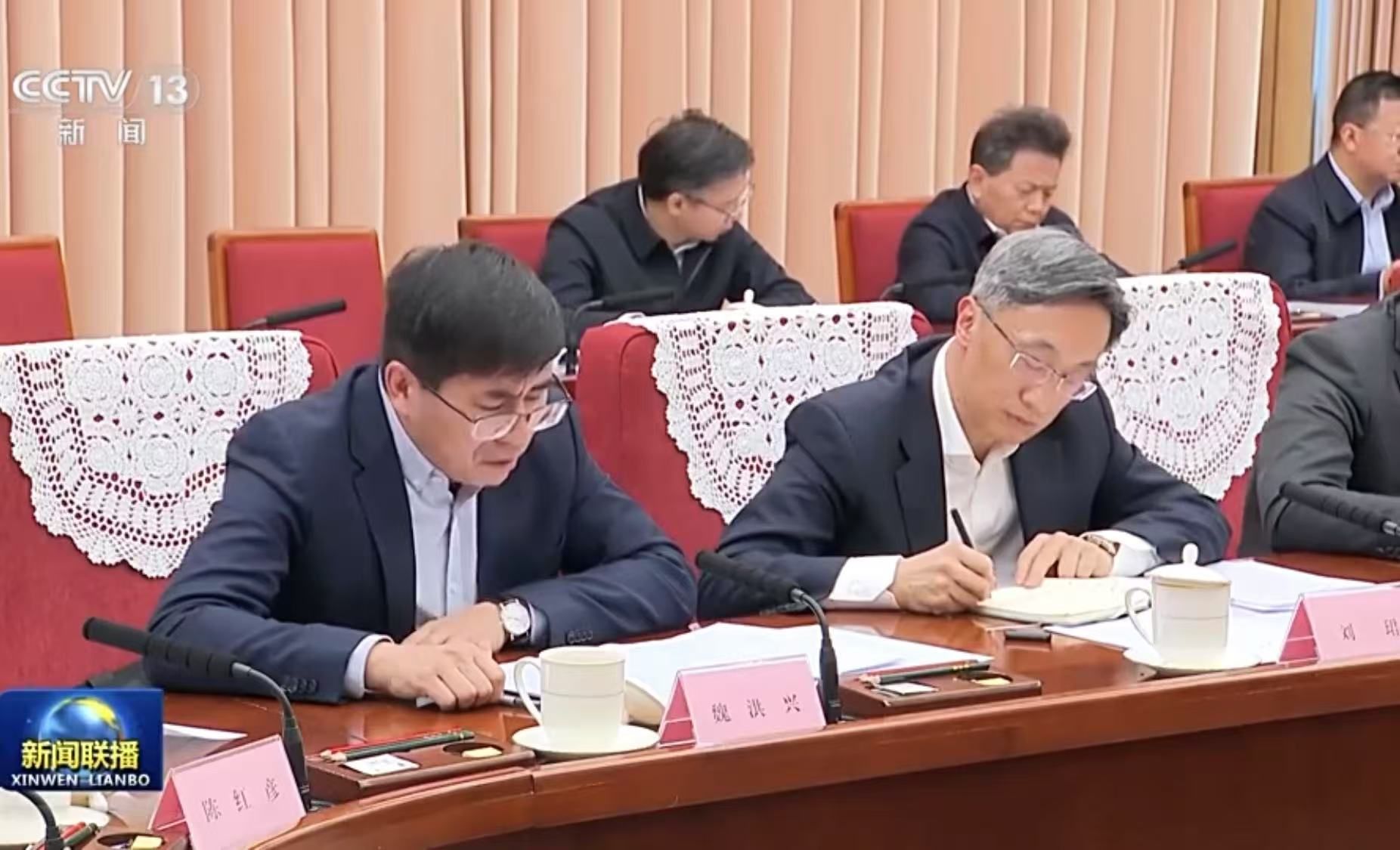 ▲▼ 大陸總理李強、神秘九人發言、梁文峰            。（圖／翻攝 央視新聞聯播）