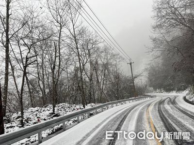 快訊／思源啞口下雪了！超美畫面曝　警提醒上山要掛雪鏈