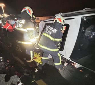 國1彰化段死亡車禍！轎車突停內側道害3車追撞　釀1死5輕重傷