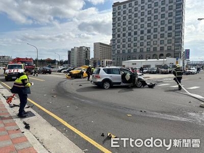 快訊／澎湖兩車對撞！轎車駕駛一度受困　3人受傷送醫