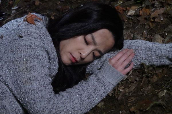 ▲侯怡君過年期間仍與楚宣惡鬥。（圖／民視提供）