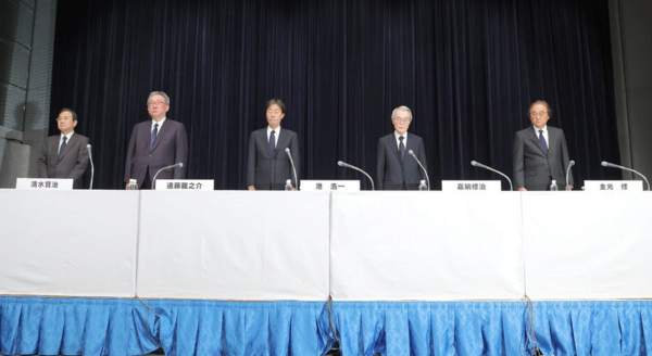 ▲港浩一因危機處理不當而引發更大風波，富士電視台兩高層宣布下台。（圖／翻攝自每日新聞、報知新聞社）