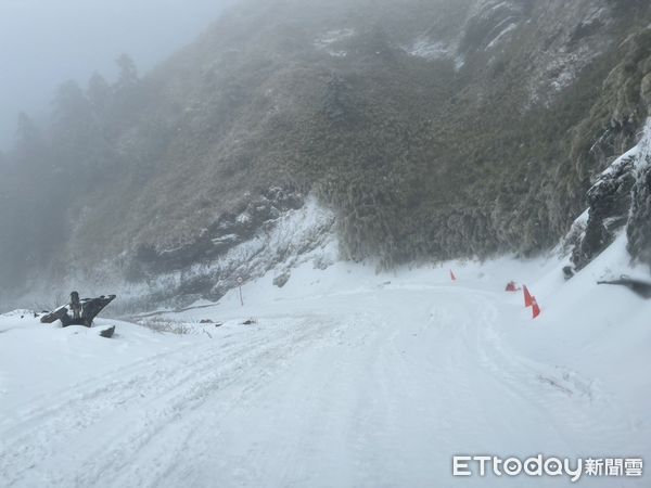 ▲▼受冷氣團影響，合歡山區有結冰機率，翠峰至大禹嶺路段入夜將預警性封閉。（圖／公路局提供，下同）