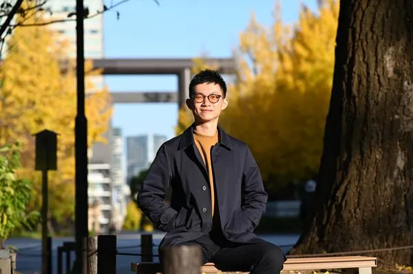 ▲視網膜在國道服務區休息時，車們被鄰車擦到。（圖／翻攝自視網膜臉書）